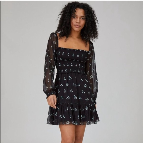 Wilfred/Aritzia Tempest Smocked Chiffon Mini Dress - Picture 1 of 7